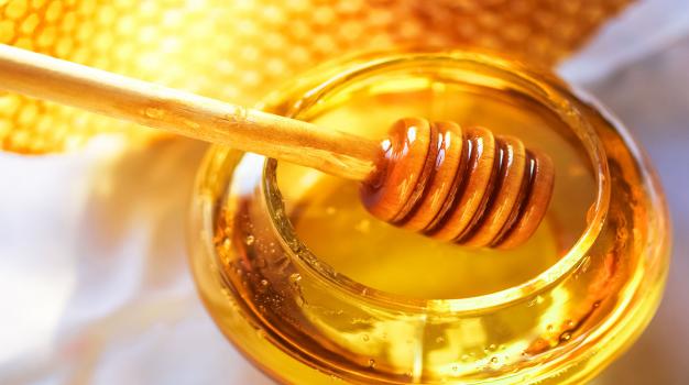  4 باور غلط و مهم درباره عسل‌ خالص و طبیعی